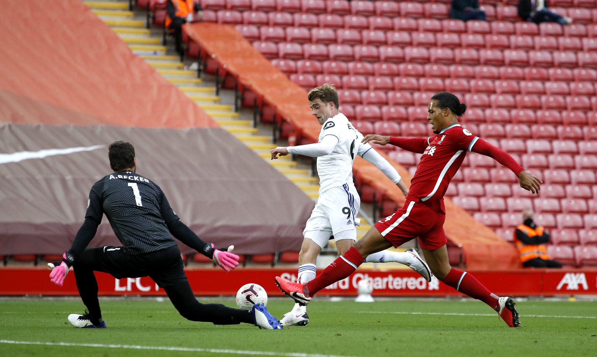 的中场核心 的中场核心