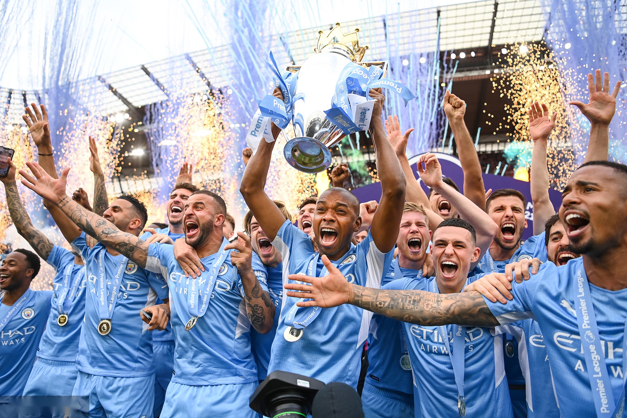 关节相连 关节相连